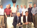 En los Estudios de ENLACE TV. De izquiera a derecha E Gastaldi - J Miron - R Loguzzo - R Proietti - J Bailey - D Steward - J Scopazzo - E Montenegro - C Barbieri - Abajo Luis Palau - Jonás Gonzalez